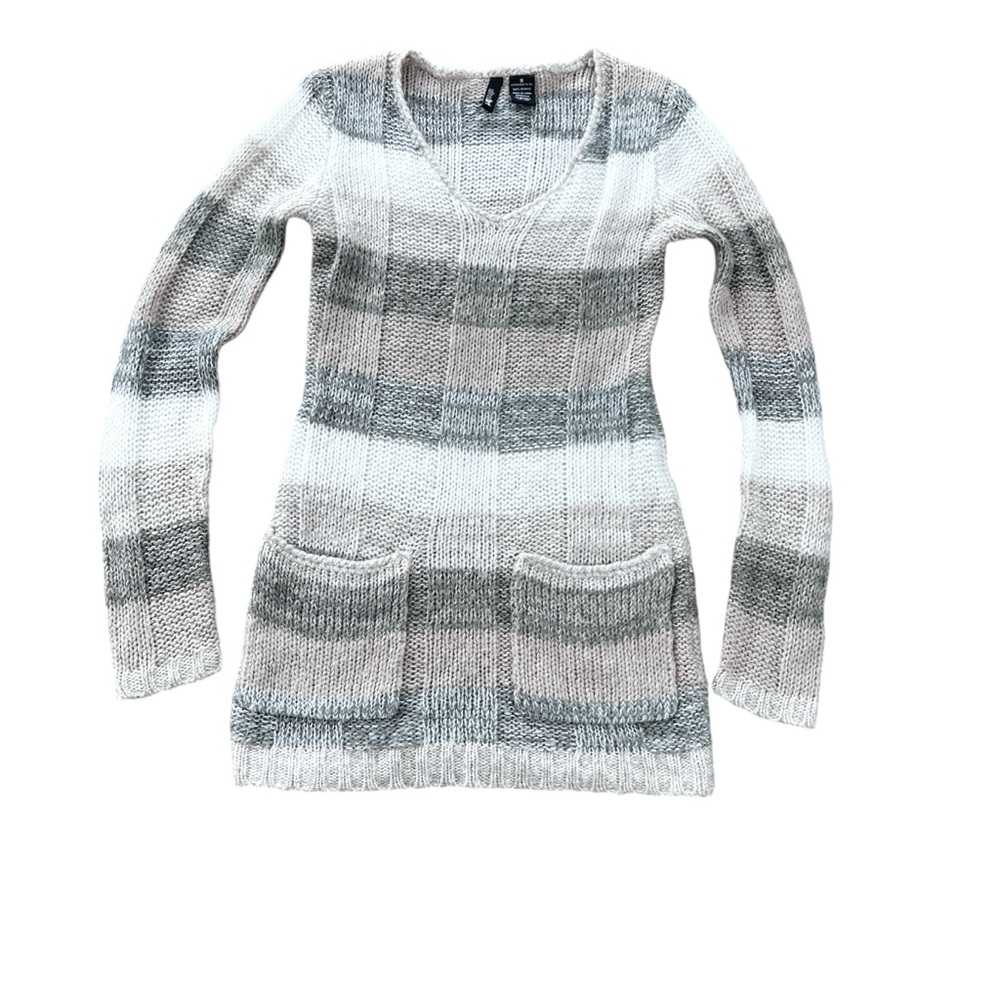 Y2K Women’s Stripped V-neck Knit Sweater